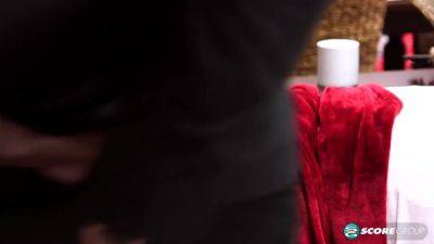 Nice Brunette With Big Boobs Fucking 4 Wmv - upornia.com