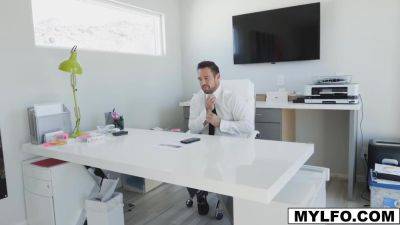 Hot Asian - Mia Is Impeccably Hot Asian Babe Who Fits The Job For J - hotmovs.com