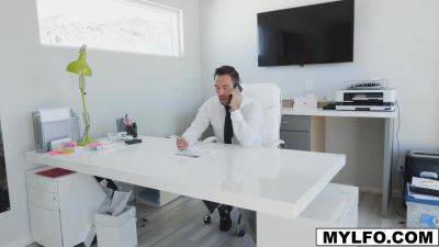 Hot Asian - Mia Is Impeccably Hot Asian Babe Who Fits The Job For J - hotmovs.com