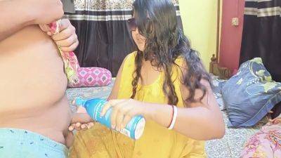 Malkin Ne Kam Wale Ko Bulake Achhe Se Chodwaya - hclips.com