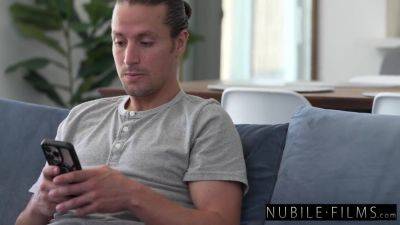 Stretch Me Out - S42:e28 - hotmovs.com