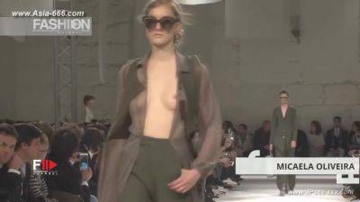 blonde model lingerie show - hclips.com