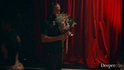 Burlesque Dancer Kira Gets Creampied At Afterparty - upornia.com