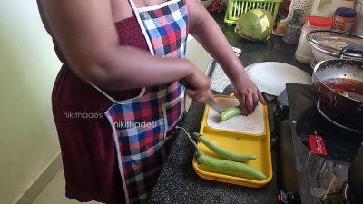 Bengali Indian Maid Playing With Vegetable - hclips.com - India