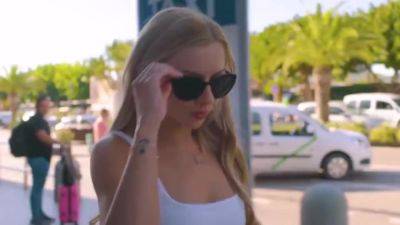 there are different rules when hooking up on vacation - upornia.com