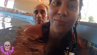 Tetona Amateur Was Too Hot To Be Fucked In The Pool - hclips.com