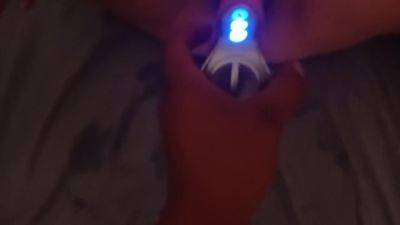 Metiendo Un Juguetito Mas Grande - hclips.com