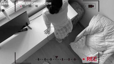 The Maid Was Caught Stealing. She Had To Pay For It - upornia.com