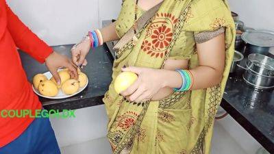 Komal Ko Amras Banana Ata Nahi To Apne Dost Ko Bulaya - desi-porntube.com - India