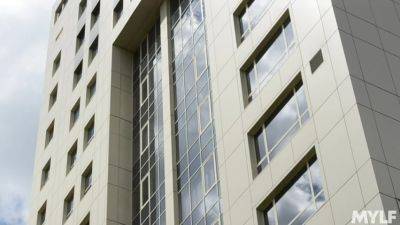 Pleasuring Her Employees - MYLF - hotmovs.com