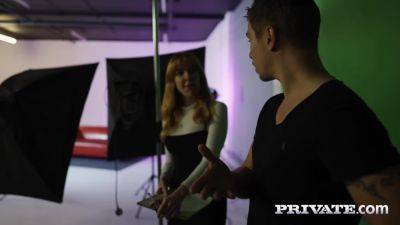 Scarlett Jones - Scarlett Jones, Deep Investigation - hotmovs.com - Britain