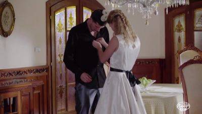 Xxx Pinup Blonde In White Dress - upornia.com