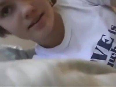 Etudiante Anglaise Perverse Se Branle Et Se Gode - hclips.com