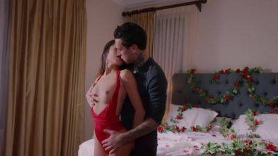 Between The Lines With Vina Skyy - hotmovs.com