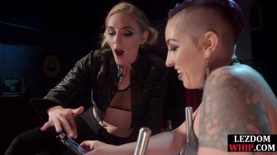 Lez sub strapon fucked in ass and pussy by lezdoms in group - hotmovs.com