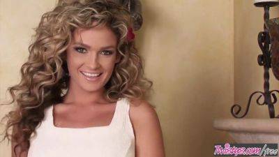 Sexy Prinzzess Felicity Jade stars in Pussy Pearls - A Pornstar's POV masturbation video - sexu.com