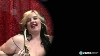 Marilyn White in the Jiggle Room - hotmovs.com