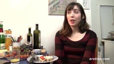 Fiona Masturbates With A Toy - upornia.com