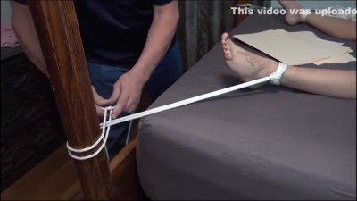 Sarah Tied & Vibed - hotmovs.com