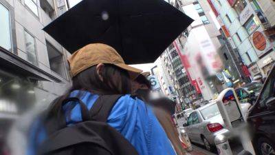 マジ軟派、初撮。 1942 アコギ1本で魅せるロリ学生をナンパ！音楽と同じくらい好きなSEXにマン汁ダラダラ極小マ●コに容赦なく連続ピストン！歌ってる時よりも大きな声で喘ぎ散らす！ - txxx.com - Japan