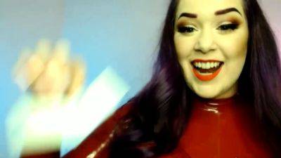 Latex slut solo anal masturbation - drtuber.com