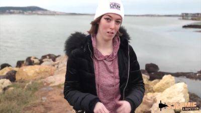 Daisy Is Always Hungry For Anal - hclips.com - France