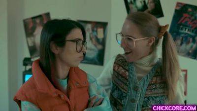 College Teens Explore Pussies In A Wild Lesbian 3some - upornia.com