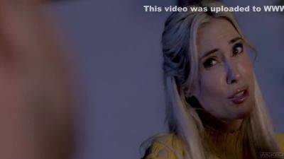 Brunette Babe Gets Unstressed By A Big Black Cock - upornia.com