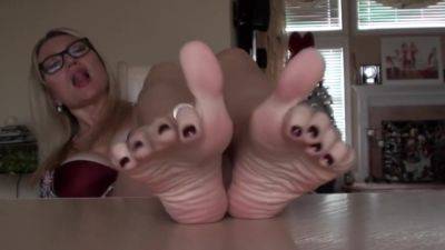 Violet Bliss Feet - hclips.com