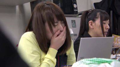 05H3023-A female employee who treats premature ejaculation pussy with a remote vibrator - senzuri.tube