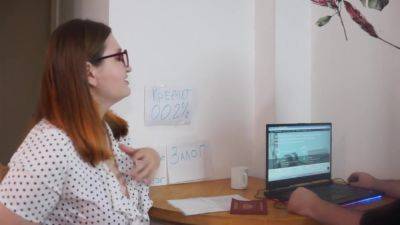 Devushke Ne Davali Kredit Prishlos Rabotat Rtom - hclips.com