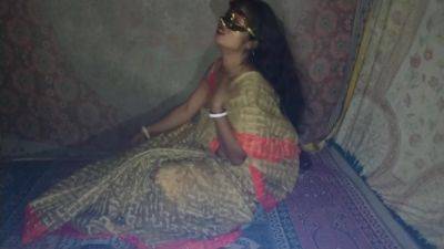 Pat A In Indian Village Bhabi Ko Ke Chuda - desi-porntube.com - India
