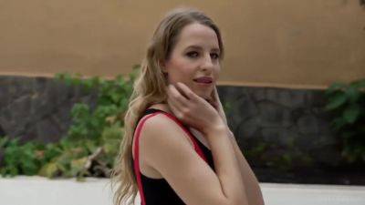 Sveltelanas Stairs - upornia.com