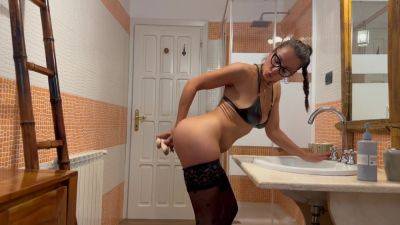 Nora Si Annoia E Si Fa Inculare Come Se Non Ci Fosse Un Domani - upornia.com