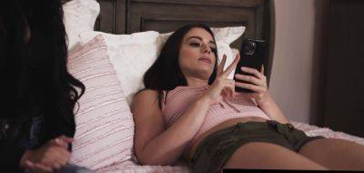 Sophia Burns - Sophia Burns Seduces Her Creepy Roommate To Get Back At Her Stepparents - inxxx.com