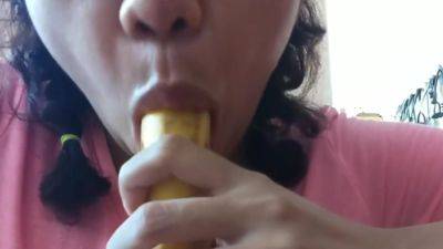 Suck A Banana - hclips.com