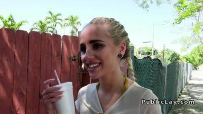 Blonde Wanks And Bangs In Public - hclips.com