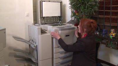 Jeune Secretaire Enculee Par Homme Mature. 18 Min - Tony Carrera - upornia.com