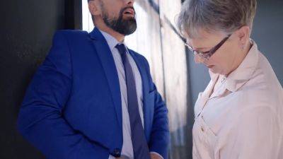 Gigolo Fucks Sexually Unsatisfied Granny - upornia.com