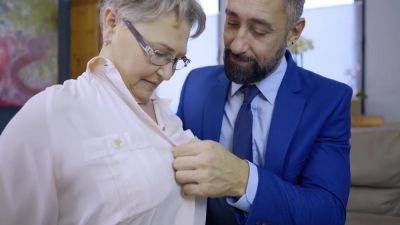 Gigolo Fucks Sexually Unsatisfied Granny - upornia.com