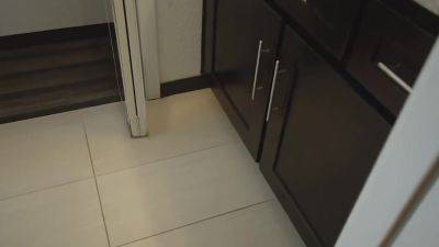 stepsis gets stuck and stepbrother cums on her - upornia.com