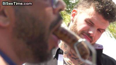 Bisexual deepthroat babes pussyfucked in amateur orgy - hotmovs.com