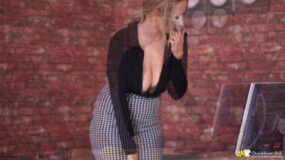 Big Tits Supervision - upornia.com