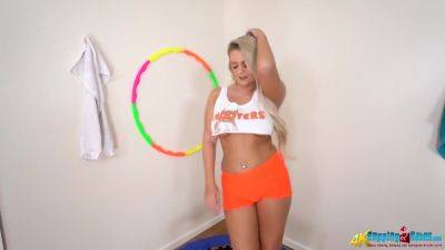 Dolly - Bursting Out! - hclips.com