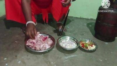 Mutton Ke Badle Padosan Ko Lund Chusaya Or Chudai Ki - desi-porntube.com - India