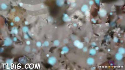 Cutie Gets Dong In Anal - videomanysex.com