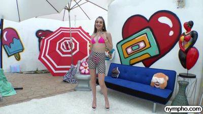 Seras Pussy Stretching Session - hotmovs.com