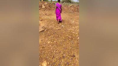 Jungal May Bhabhi Ko Chudail - desi-porntube.com - India