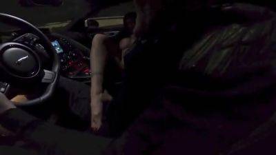 Amandha Thanks The Driver With A Satisfying Blowjob - upornia.com