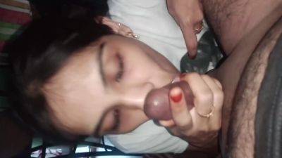 Desi Hot Teen Gives Blowjob - desi-porntube.com - India